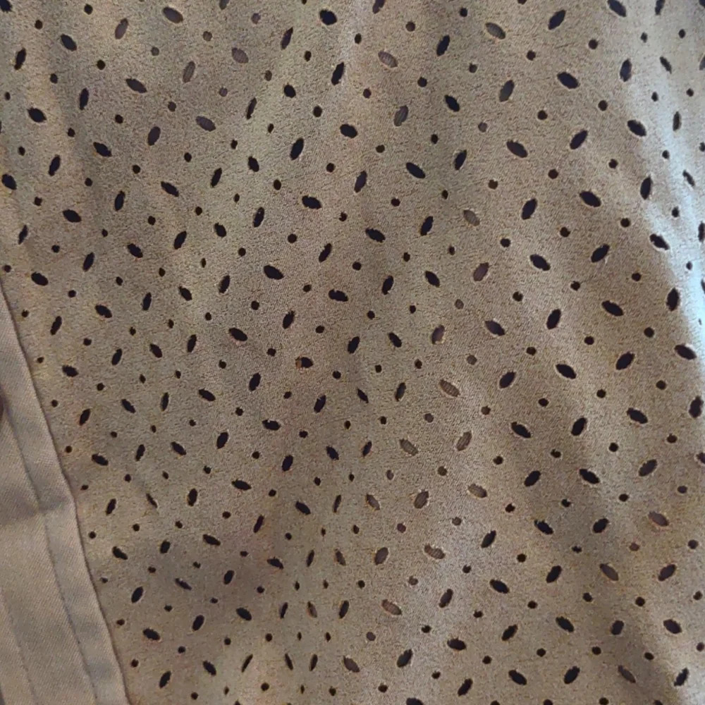 White Stag Plus Long Sleeved Tan Blouse Size 22W-24W - Picture 2 of 5